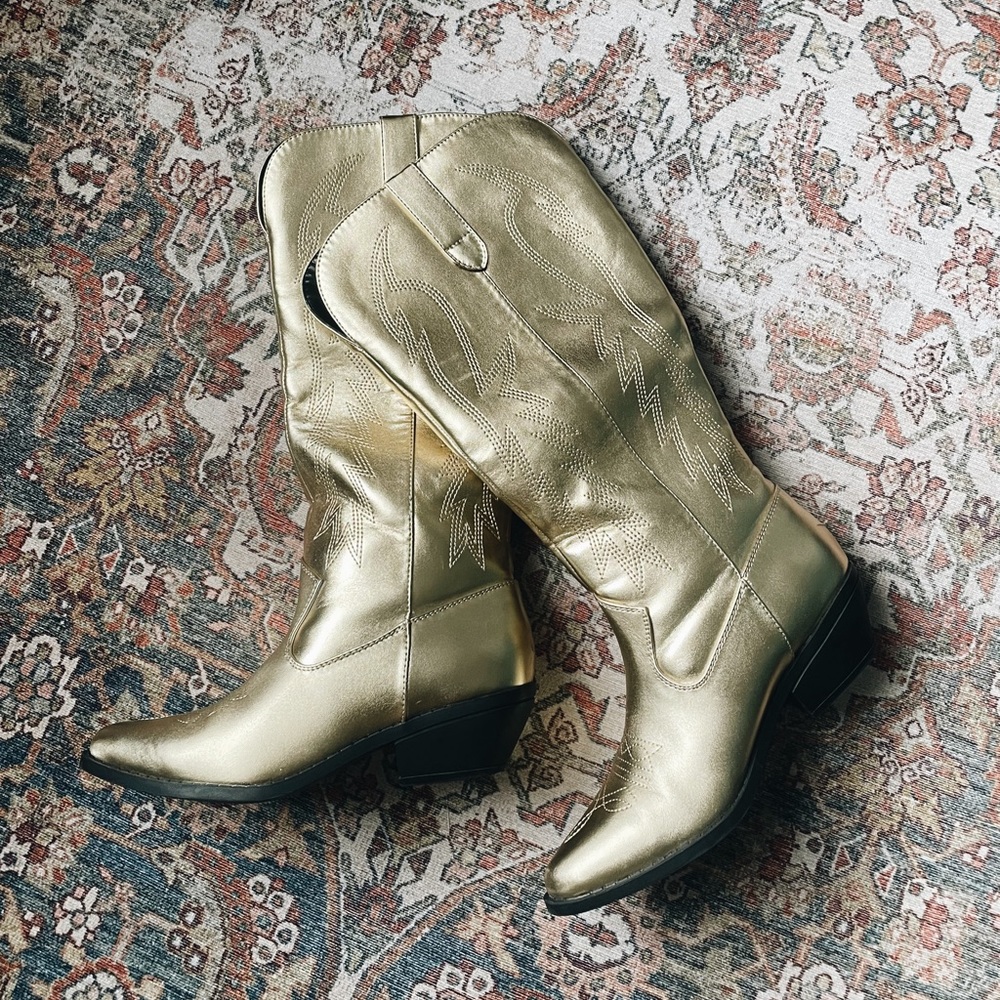 Metallic Gold Cowgirl Boots ✨